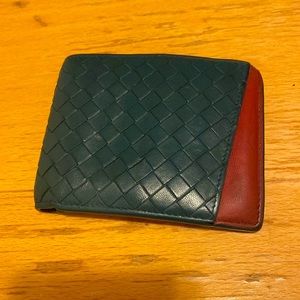 Bottega Veneta ! Wallet in really awesome condition.